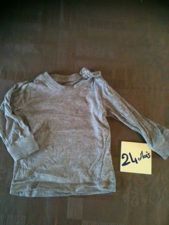 n°6 : sous pull gris 2€