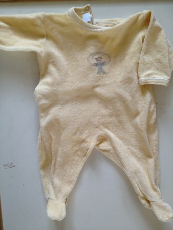 n°32 : pyjama jaune 2.50€